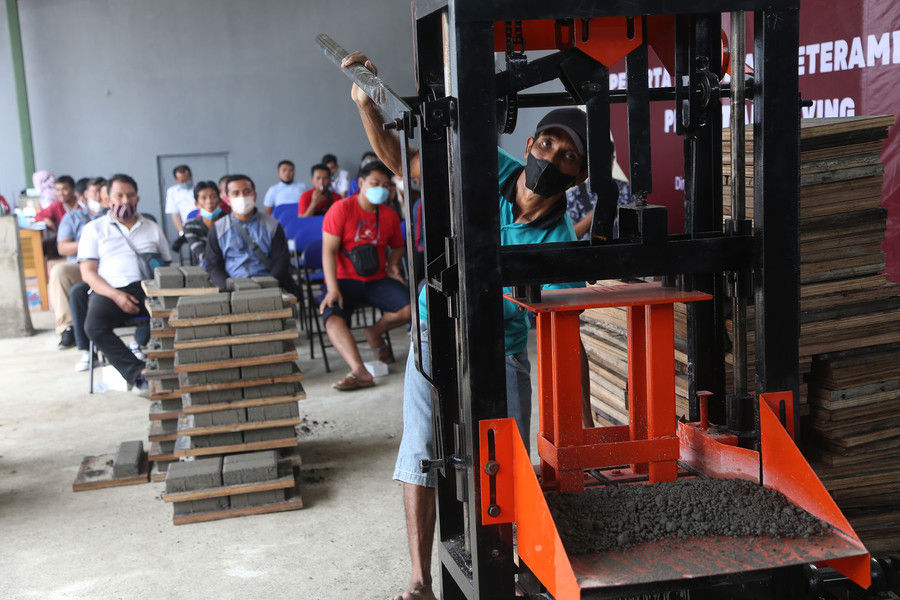 Tinggi Jumlah Usia Produktif, Pemkot Surabaya Gerakkan Program Padat Karya
