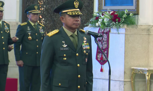 Letjen Agus Subiyanto saat dilantik menjadi KSAD oleh presiden di Istana Negara, Rabu 25 Oktober 2023 (Foto: Tangkapan Layar Saluran Youtube Sekretariat Kepresidenan)