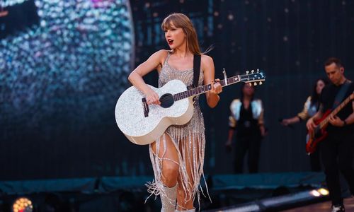 Film Dokumenter Taylor Swift: The Eras Tour Mendominasi Box Office

