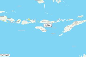 Pusat gempa berada di darat 7 km barat daya Waingapu