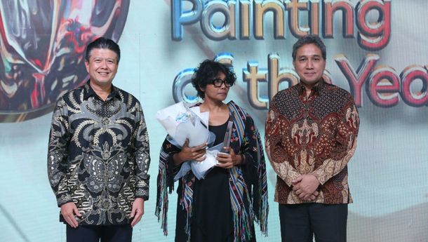 Hubungan Erat Antar Manusia Juarai 13th UOB Painting of the Year (Indonesia) Award