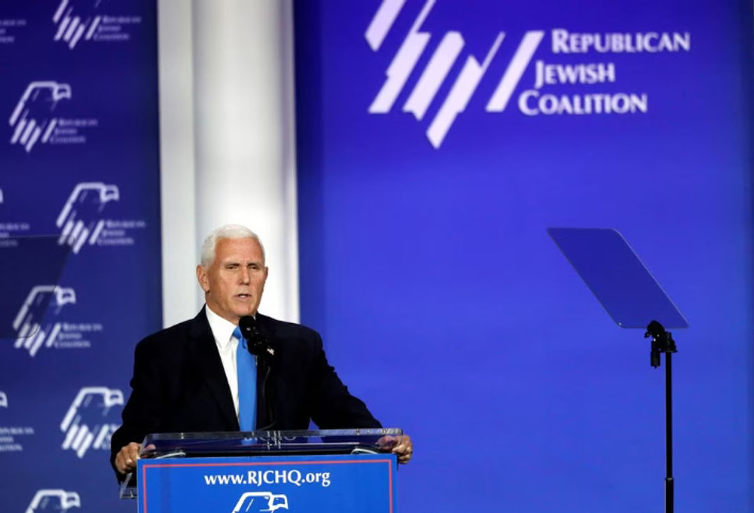 Mantan Wakil Presiden AS Mike Pence Mengumumkan Pengunduran Diri dari Kampanye Kepresidenan Selama KTT Kepemimpinan Tahunan Koalisi Yahudi Republik di Las Vegas (Reuters/Steve Marcus)