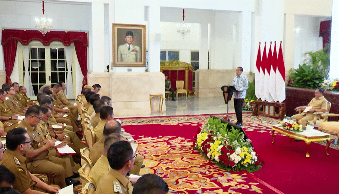 Presiden Jokowi saat memberikan arahan kepada Pj Kepala Daerah se Indonesia di Istana Negara, Senin 30 Oktober 2023 (Foto: Tangkapan layar Youtube Sekretariat Presiden)