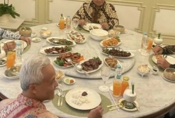 Sederet makanan yang dihidangkan dalam jamuan makan siang bersama tiga Capres di Istana Merdeka, Senin 30 Oktober 2023 (Foto: Antara/HO-Setpres)