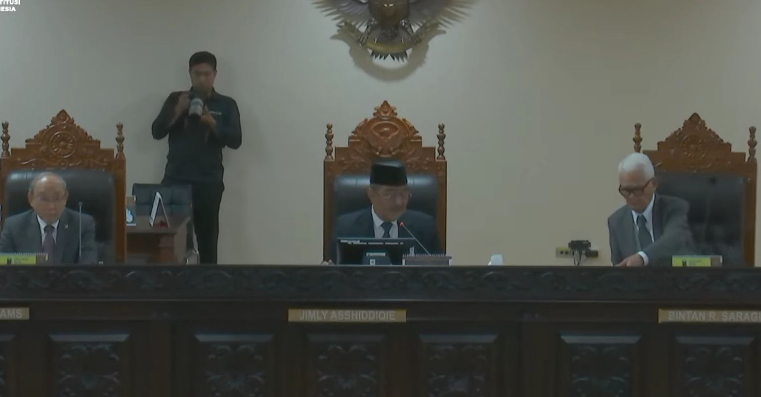 Anggota Majelis Kehormatan MK saat menggelar sidang di Gedung MK, Selasa 31 Oktober 2023 (Foto: Tangkapan Layar Youtube Mahkamah Konstitusi)