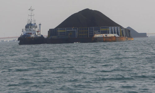 Perusahaan batu bara PT Adaro Minerals Indonesia Tbk (ADMR) mencatatkan laba periode berjalan yang dapat diatribusikan ke pemilik entitas induk US$250,50 juta atau Rp3,91 triliun