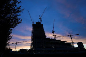 Pemandangan Lokasi Pembangunan Gedung Elbtower, Milik Signa Rene Benko dan Anak Perusahaan Commerzbank, di Hamburg