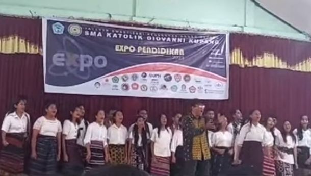 Memukau, Aksi Sirilus Wali dan PS Givan's Choir dalam Live Permomance Ajang Expo Pendidikan 2023 di Kupang