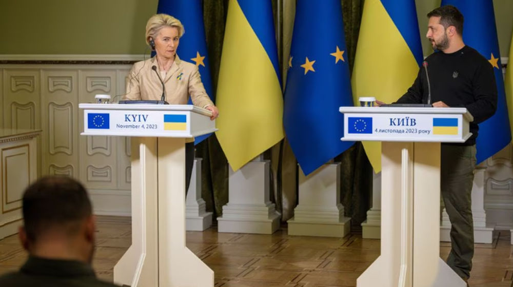 Presiden Ukraina Volodymyr Zelenskiy dan Presiden Komisi Eropa Ursula von der Leyen 