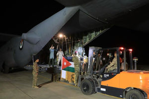 bantuan ke gaza yordania.jpg