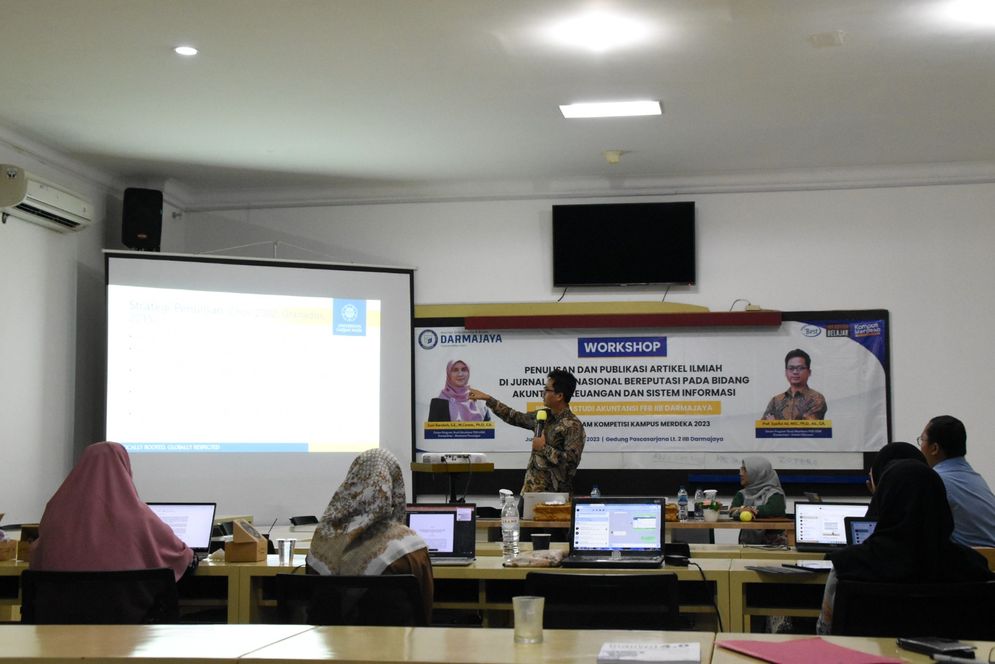 Program Studi Akuntansi Institut Informatika dan Bisnis (IIB) Darmajaya menggelar Workshop Penulisan dan Publikasi Artikel Ilmiah 