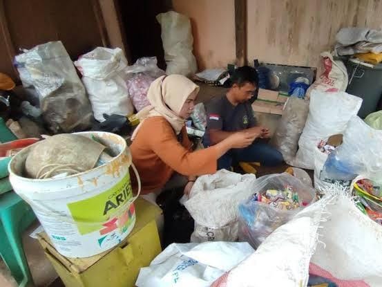 Tingkatkan Lingkungan Bersih, Desa Loa Duri Bangun Bank Sampah