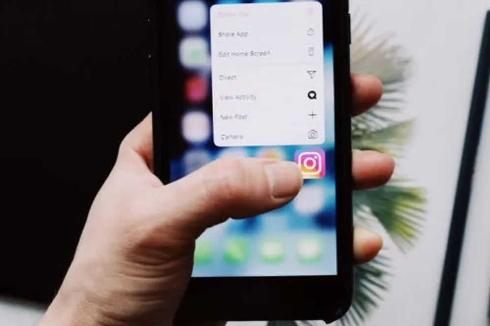 Instagram akhirnya menguji fitur yang memungkinkan pengguna untuk mematikan tanda terima telah dibaca untuk Direct Messages atau DM Instagram.