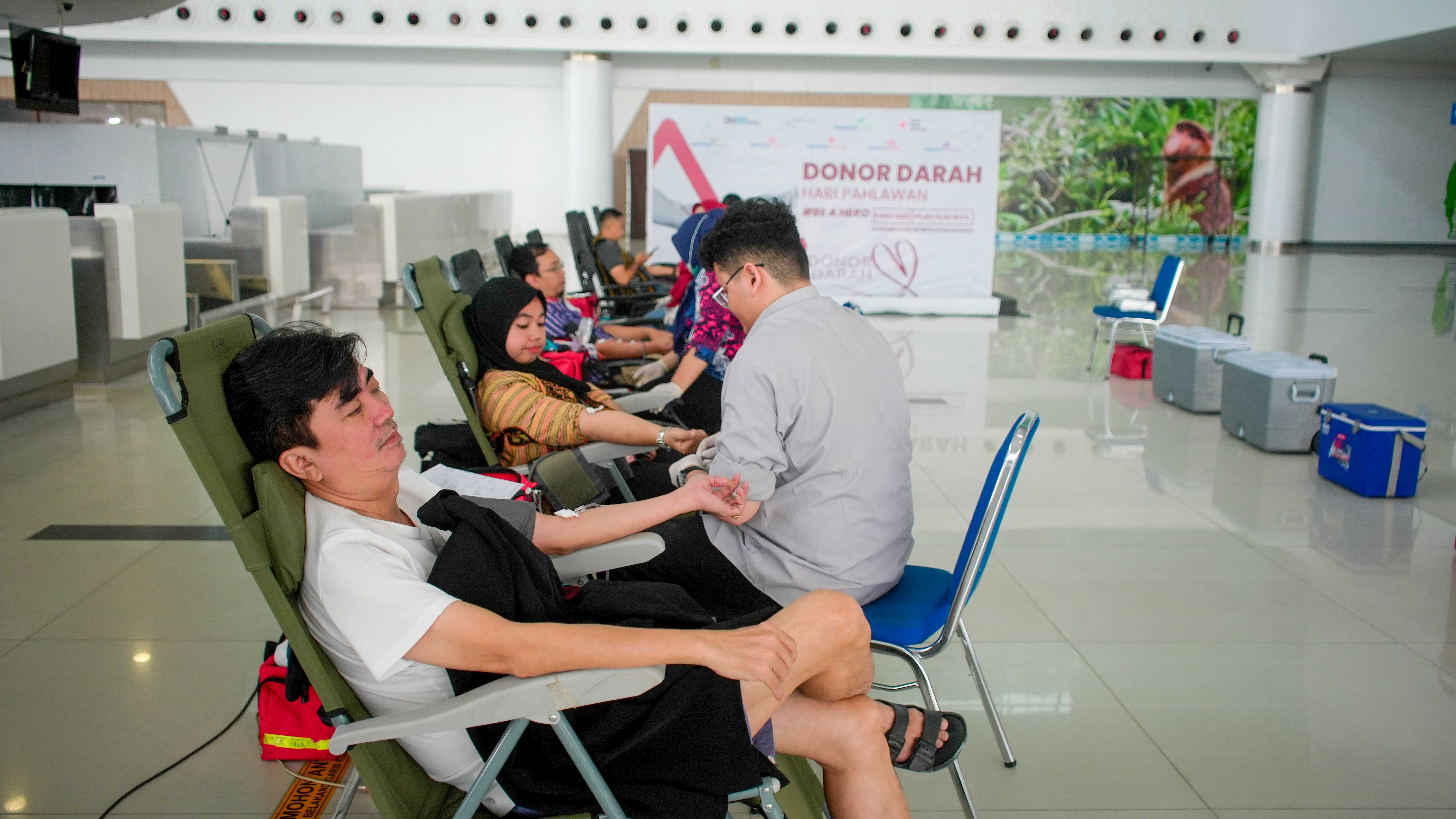 Peringati Hari Pahlawan, Ribuan Pendonor Sumbangkan Darah di Bandara Angkasa Pura I