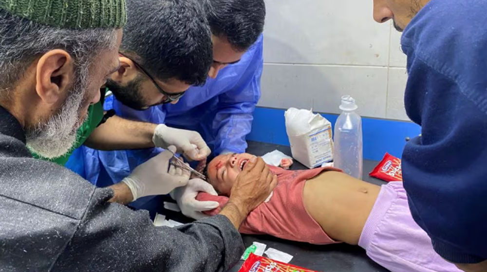 Gadis Palestina Orheen Al-Dayah, yang Terluka di Dahinya dalam Serangan Israel di Tengah Konflik yang Berlangsung Antara Hamas dan Israel