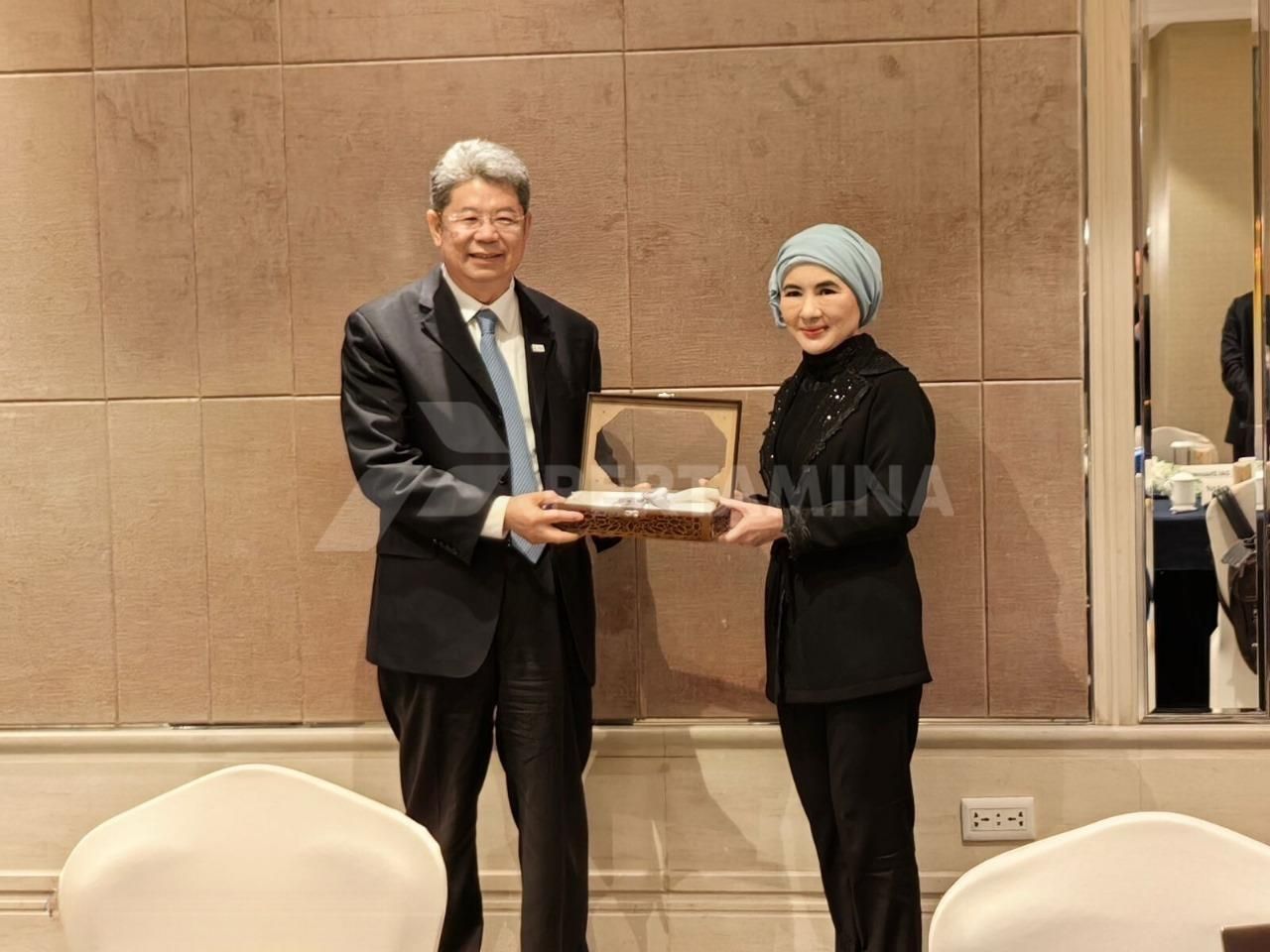 Penandatanganan Nota Kesepahaman (MoU) antara Direktur Utama & CEO PT Pertamina (Persero), Nicke Widyawati, dan Ma Yongsheng, Ketua Sinopec Group, di Shanghai, Tiongkok pekan lalu.