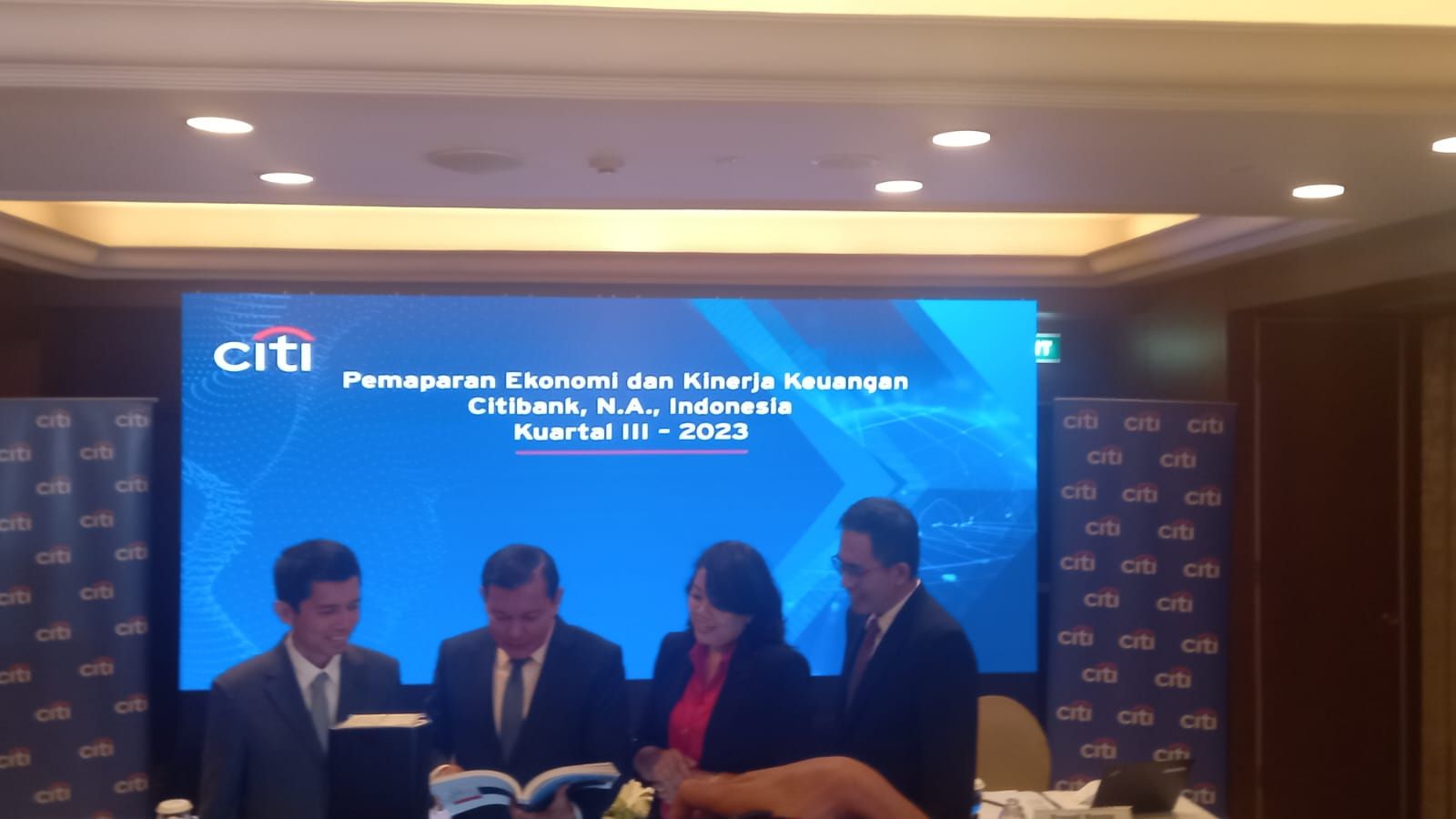 Konferensi pers paparan kinerja Citi Indonesia kuartal III-2023 di Jakarta, Senin, 13 November 2023.