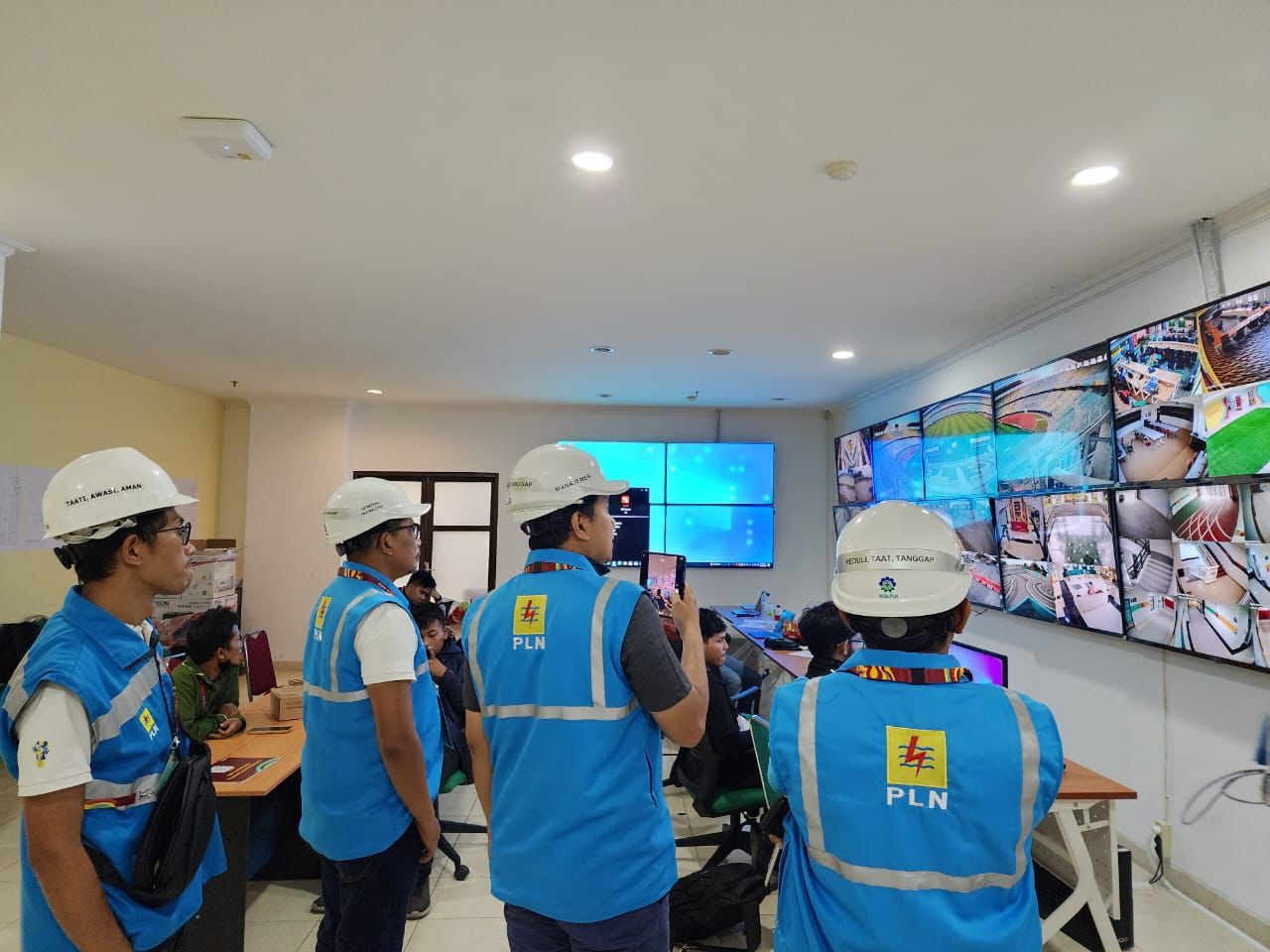 General Manager PT PLN (Persero) UID Jawa Timur, Agus Kuswardoyo dalam Press Conference Piala Dunia U17 2023 di Surabaya, Senin (13/11/2023).