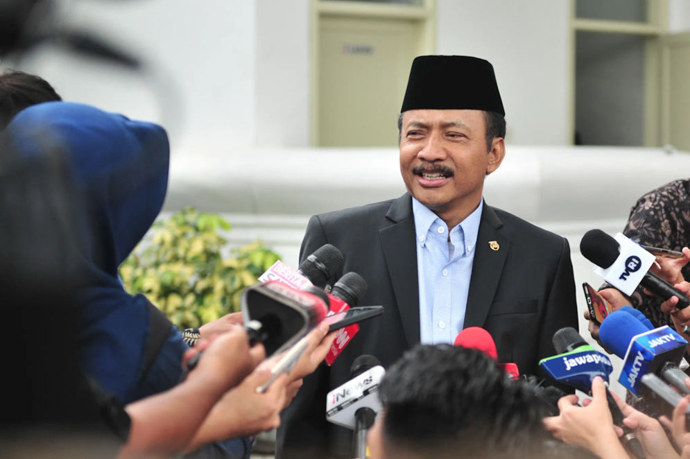  Hakim Konstitusi Suhartoyo resmi menduduki jabatan sebagai Ketua Mahkamah Konstitusi (MK) periode 2023-2028 menggantikan Anwar Usman yang dijatuhi sanksi oleh Majelis Kehormatan MK (MKMK). 