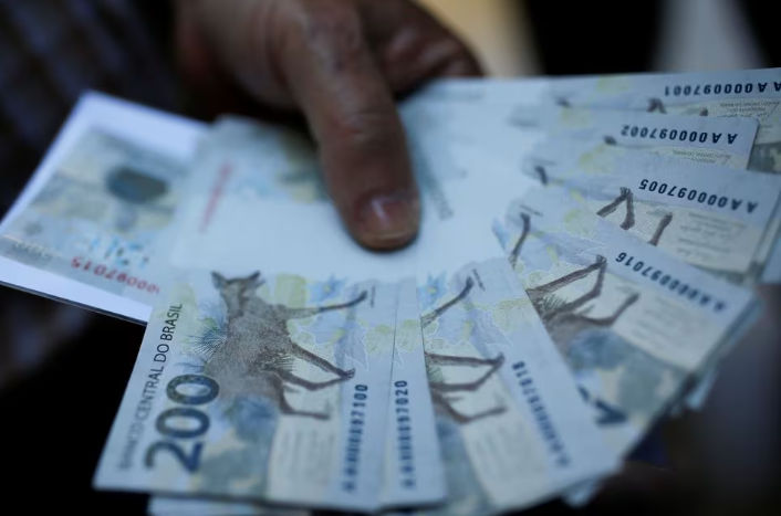 Uang Kertas 200 Reais Terlihat Setelah Bank Sentral Brasil Menerbitkan Uang Kertas Baru di Brasilia (Reuters/Adriano Machado)