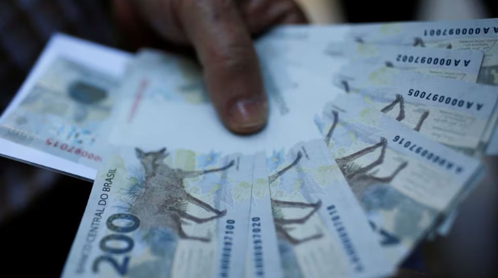 Uang Kertas 200 Reais Terlihat Setelah Bank Sentral Brasil Menerbitkan Uang Kertas Baru di Brasilia