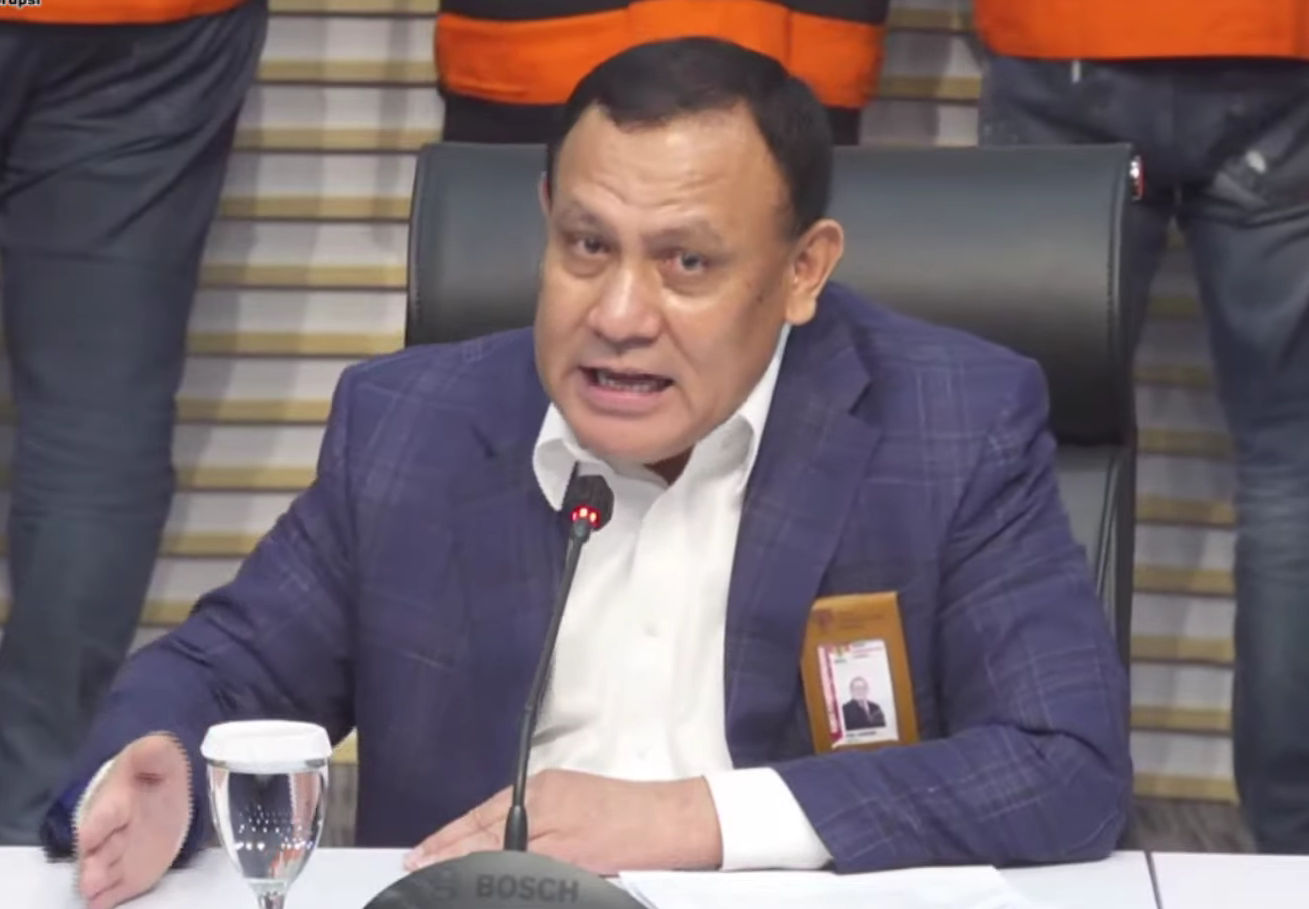 Ketua KPK Firli Bahuri dalam konferensi pers Kegiatan Tangkap Tangan di Kabupaten Sorong, Selasa 14 November 2023