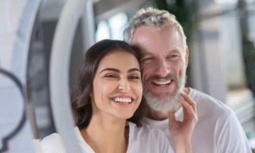 Couple Hubungan perbedaan usia