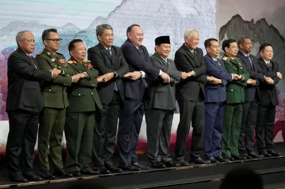 Para menteri pertahanan di ASEAN menyerukan gencatan senjata segera di Gaza dan solusi yang tahan lama untuk krisis di Myanmar selama pembukaan pertemuan regional di Jakarta pada Rabu, 15 November 2023.