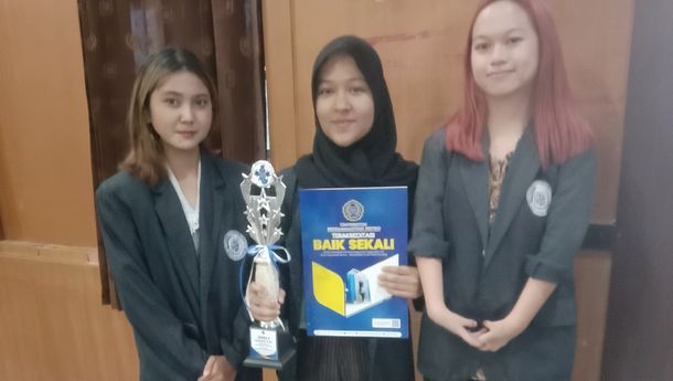 Tiga Mahasiswi Prodi Bisnis Digital Darmajaya Juara Business Plan Himamen Championship 2023