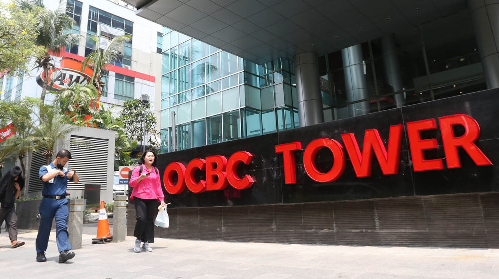 OCBC Ganti Logo - Panji 5.jpg