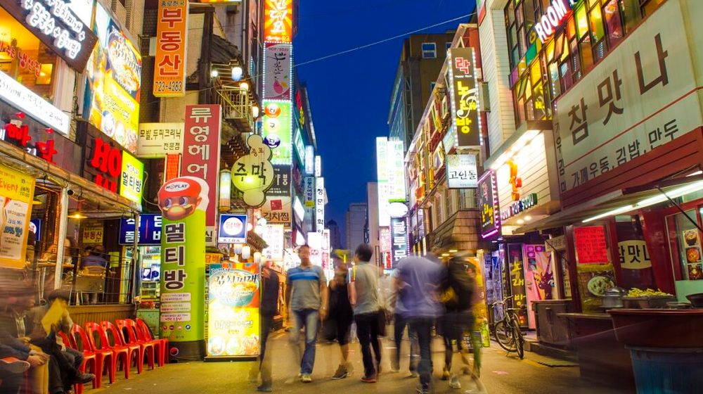 3801639_restaurant-street-in-central-seoul-south-korea-1020x676.jpg