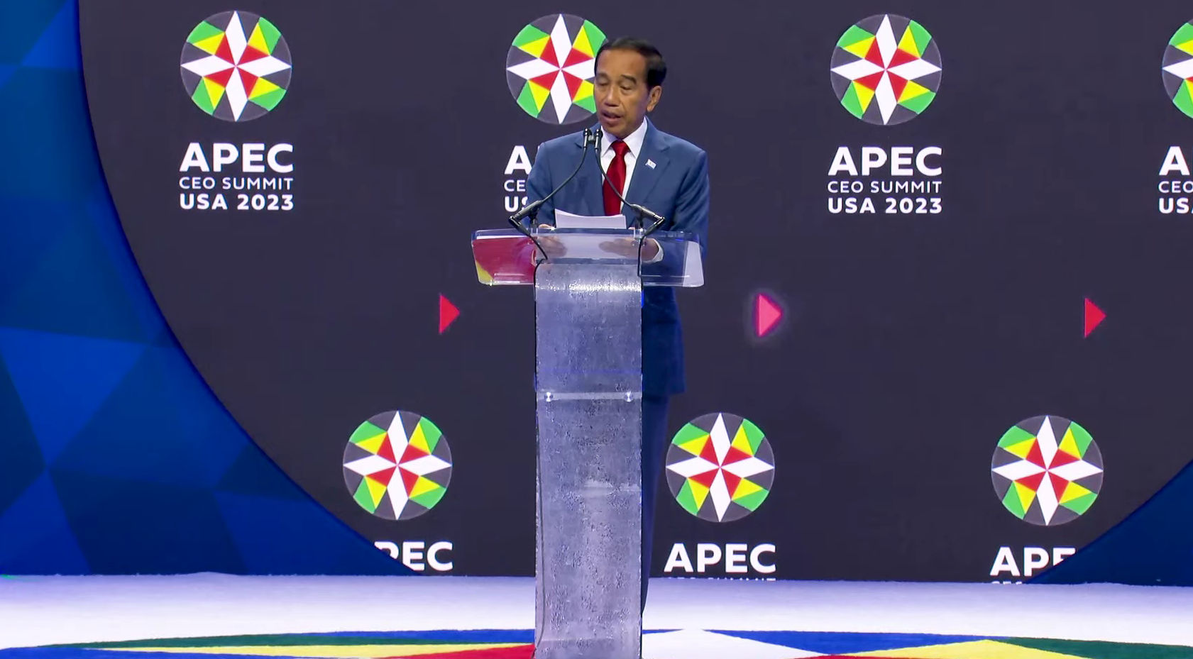 Presiden Jokowi saat memberikan pidato di forum Asia Pacific Economic Cooperation (APEC) Ceo Summit 2023 yang diselenggarakan di San Francisco, Kamis 16 November 2023. 