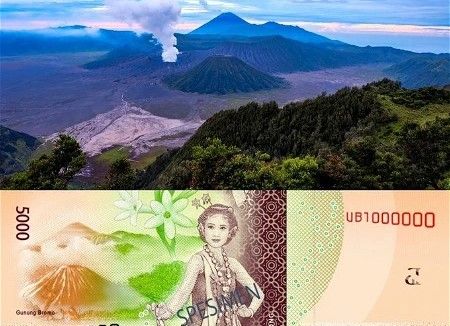 uang kertas rupiah menggambarkan keindahan gunung bromo