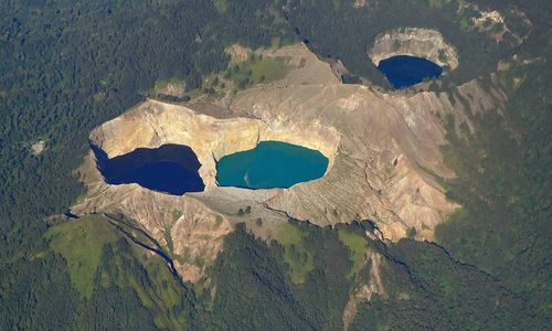 gunung-kelimutu-danau-tiga-warna.jpg
