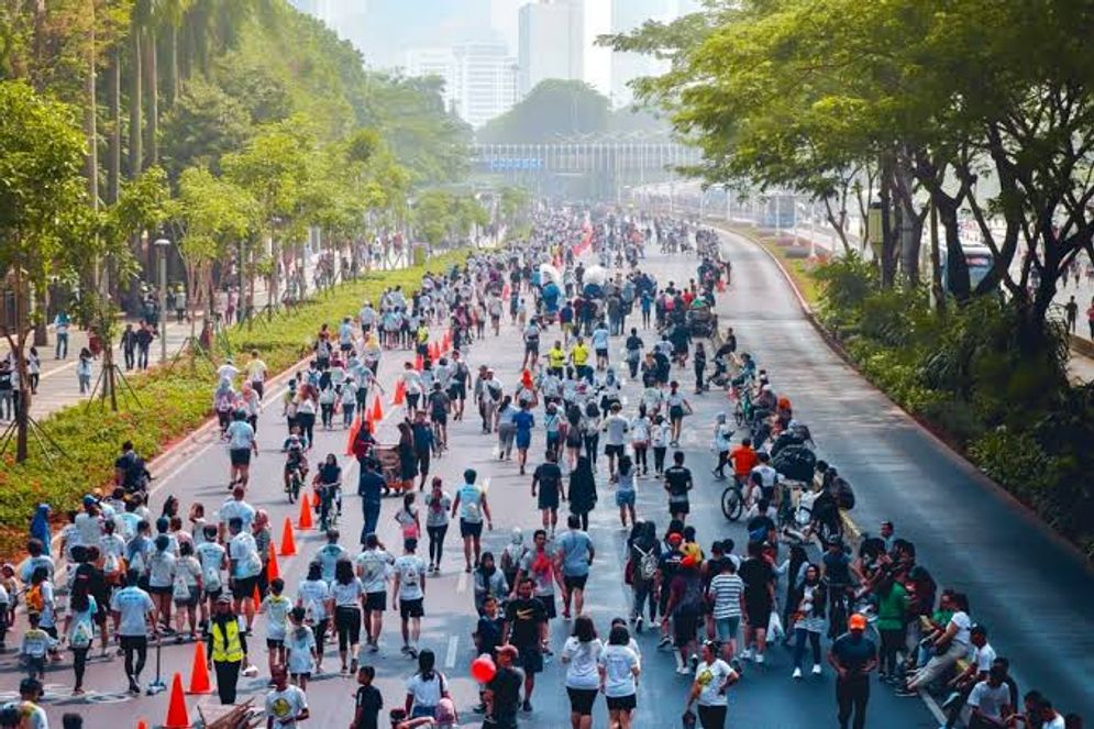 Car Free Day (Hari Bebas Kendaraan Bermotor) adalah inisiatif yang bertujuan untuk mengurangi polusi udara, meningkatkan kesehatan masyarakat, dan mempromosikan keberlanjutan transportasi. 