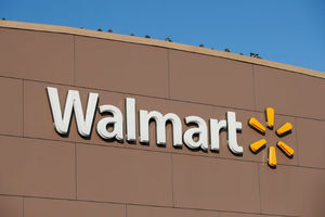 Logo Walmart di Luar Salah Satu Toko di Chicago