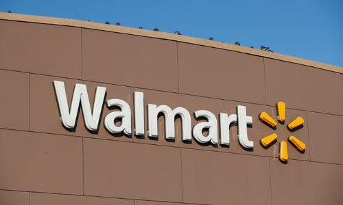 Logo Walmart di Luar Salah Satu Toko di Chicago