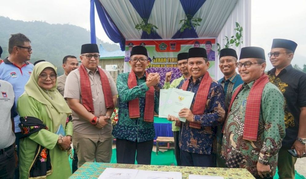 Pemerintah Kota Padang mendorong terwujudnya pembangunan Madrasah Aliyah Negeri (MAN) 4 Padang di Jaruai Kelurahan Bungus Barat Kecamatan Bungus Teluk Kabung (Bungtekab).