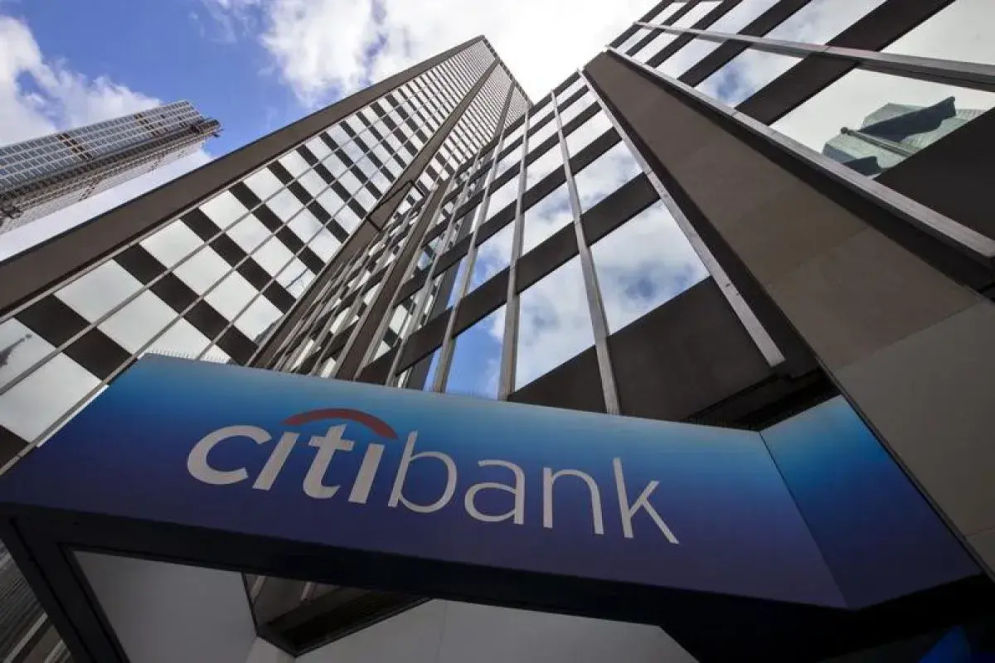 Citigroup dikabarkan bakal memulai pemutusan hubungan kerja (PHK) massal karyawan mulai Senin, 20 November 2023. PHK besar-besaran tersebut menjadi perombakan terbesar Citi dalam beberapa dekade terakhir. 