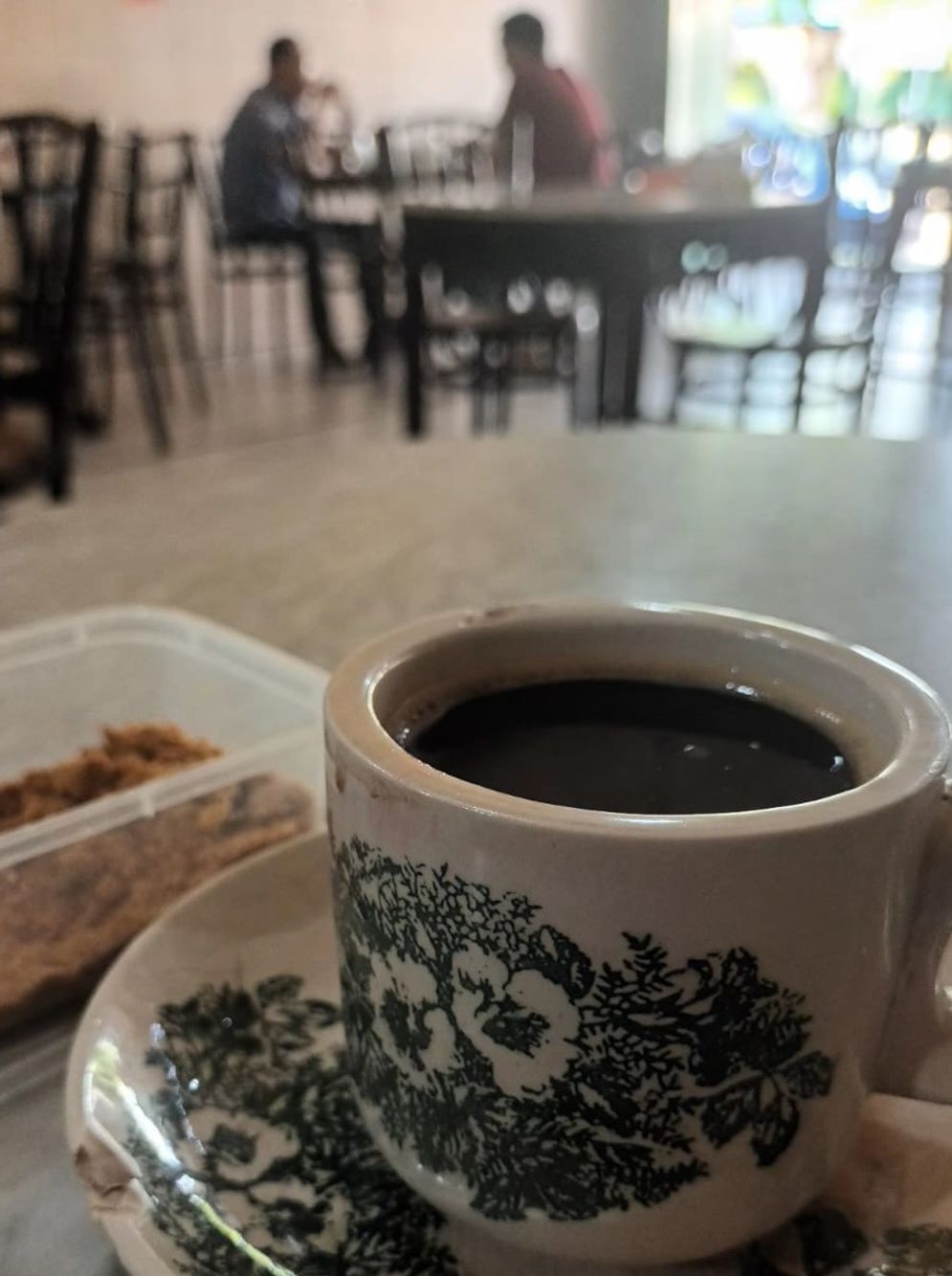 Nikmati Kopi Hitam, di Kedai Nanyo Padang, Nuansa Tempo Dulu Bikin Betah Ngopi