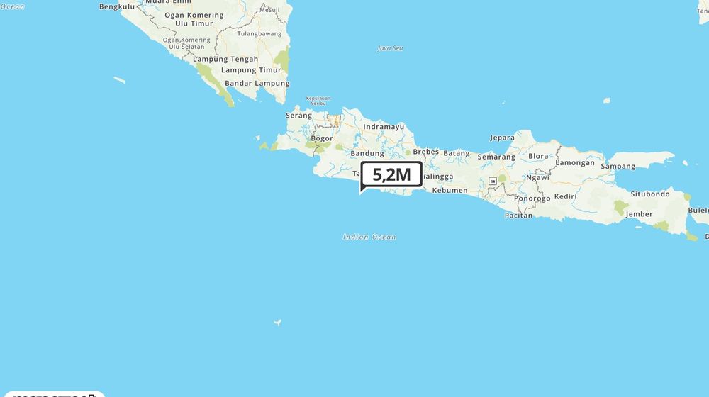 Pusat gempa berada di laut 97 km Barat Daya Kab. Bandung