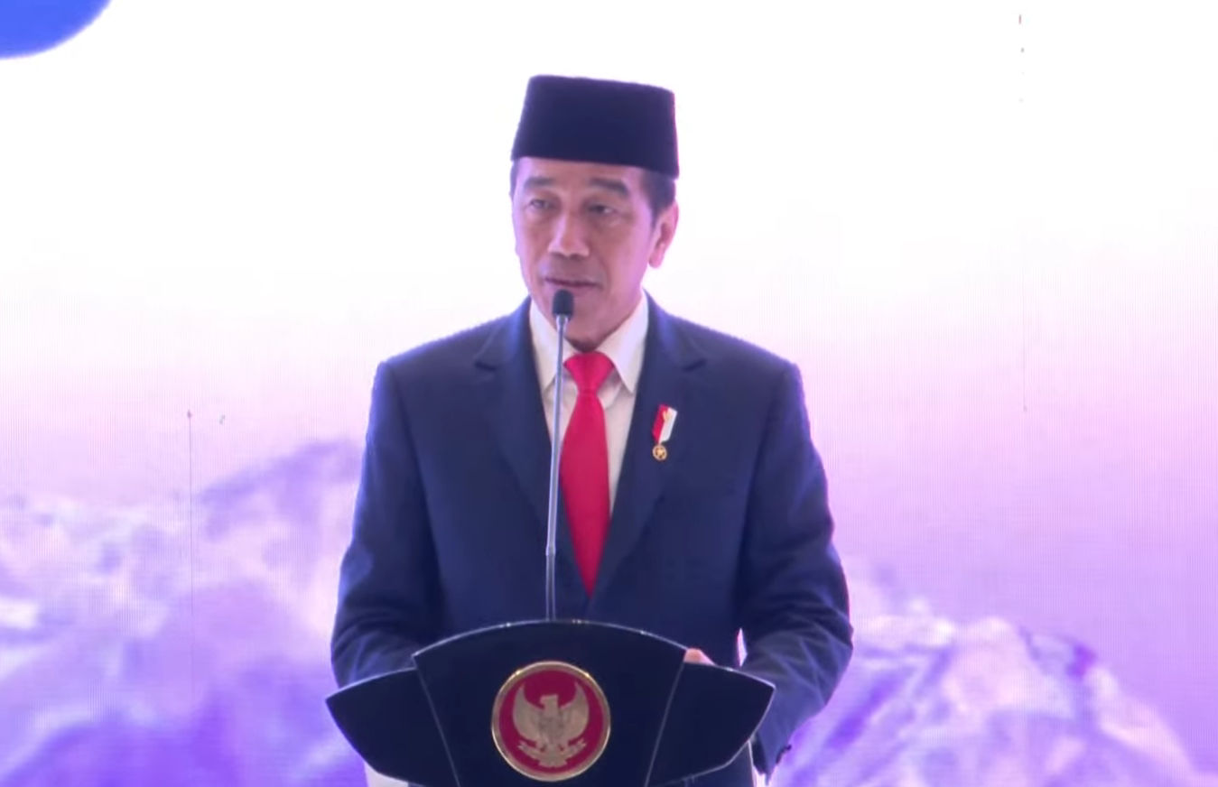 Presiden Jokowi saat memberikan sambutan pada acara Peresmian Pembukaan R20 International Summit of Religious Authorities di Jakarta, Senin 27 November 2023