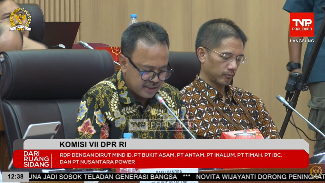 Direktur Utama PT Perusahaan Listrik Negara Nusantara Power atau PLN NP Ruly Firmansyah dalam Rapat Dengar Pendapat bersama Komisi VII DPR pada Senin, 27 November 2023 di Jakarta.