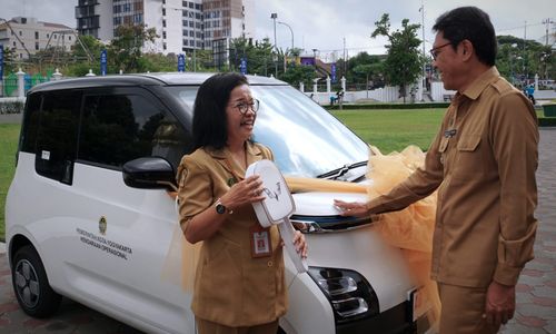 mobil listrik.jpg