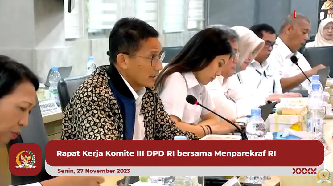 Sandiaga Uno dalam rapat kerja dengan Komite III Dewan Perwakilan Daerah (DPD) pada Senin, 27 November 2023 di Jakarta.