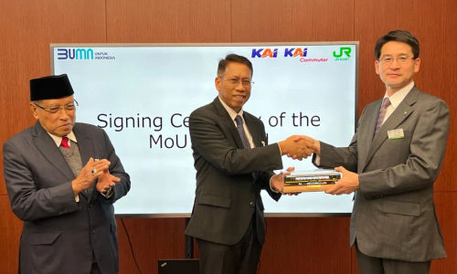 PT Kereta Api Indonesia (PT KAI) dan PT KAI Commuter Indonesia (PT KCI) melanjutkan kerja sama dengan perusahaan kereta api asal Jepang bernama East Japan Railways Company (JR East). 