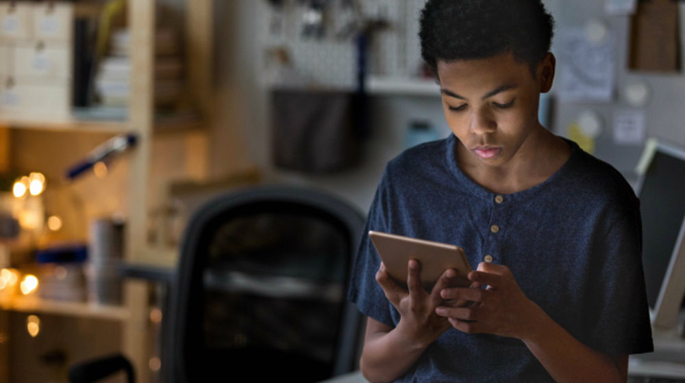 Gelar Sosialisasi Digital Parenting, Kemenkominfo Sasar Orang Tua Gen Z