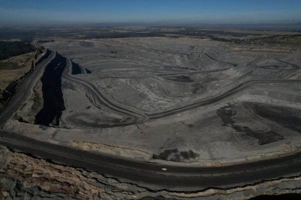 Tambang Batu Bara Gunung Owen Glencore Digambarkan di Ravensworth, Australia