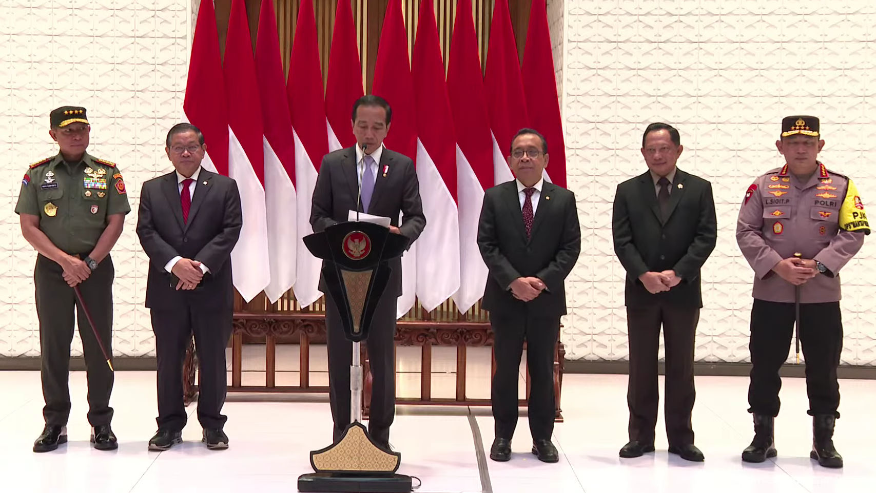 Presiden Jokowi saat konferensi pers sebelum berangkat ke Dubai, Kamis 30 November 2023