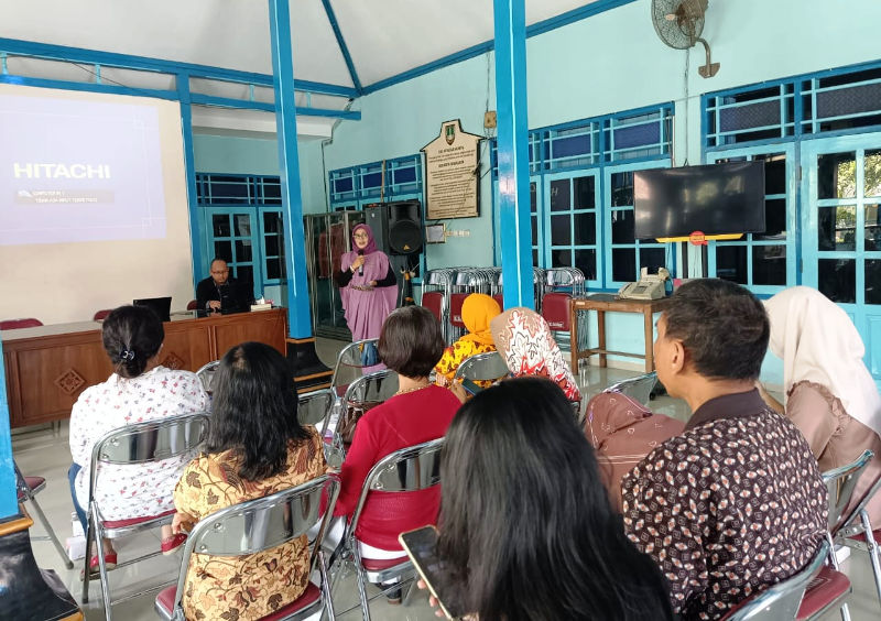 Akademisi UPITRA Berikan Pelatihan Digital Marketing ke Komunitas Wisata Baluwarti